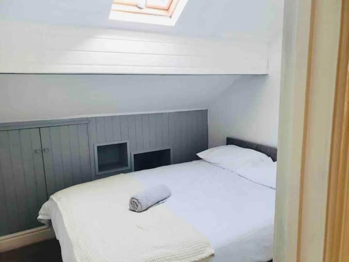 Cosy Top Floor Flat! Self Check-In & Free Parking Apartamento Blackpool Exterior foto